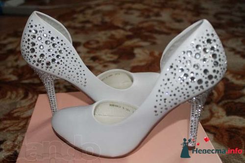 Wedding Saloon :: белые свадебные туфли 2013 - Свадебные платья и