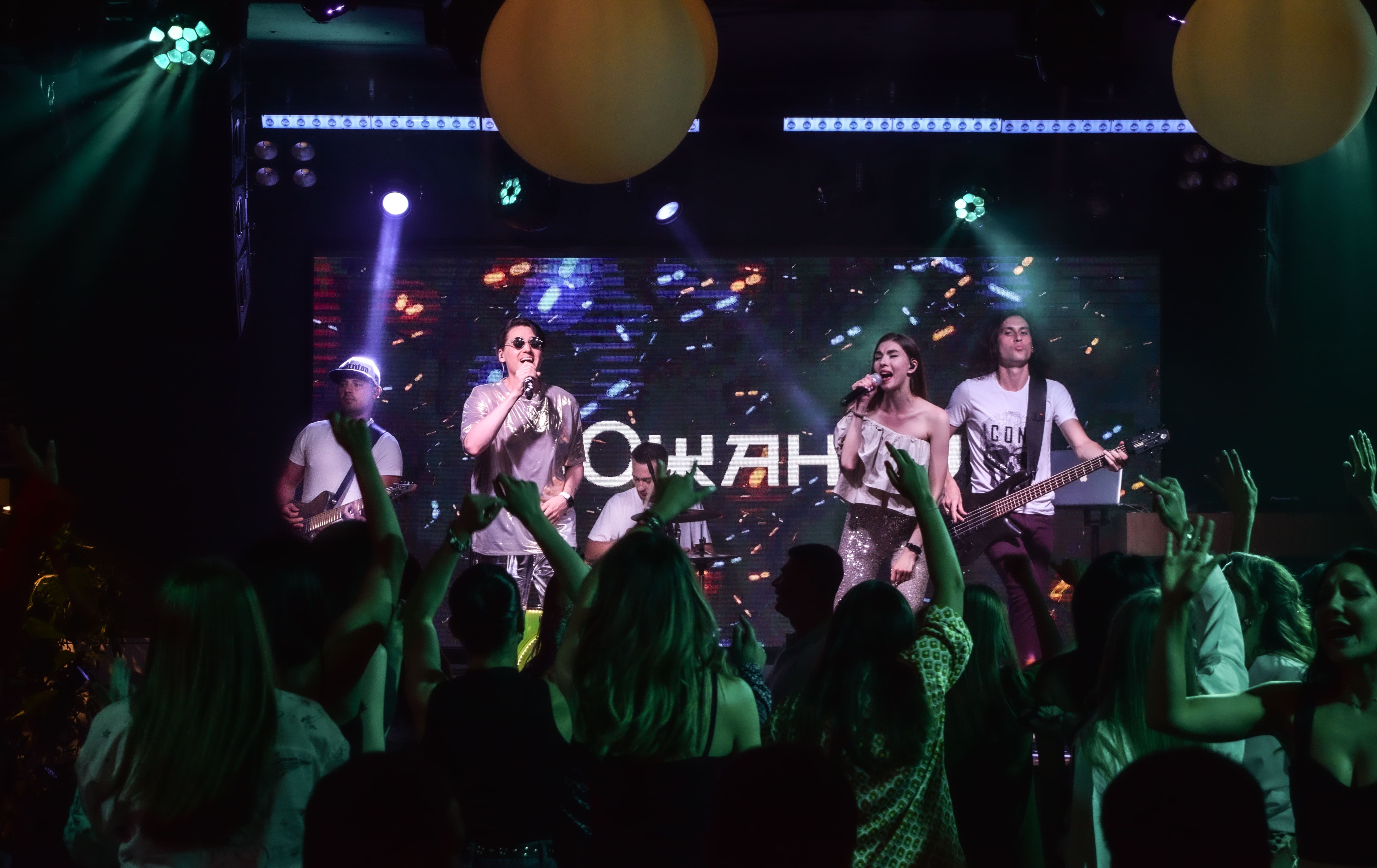 Caver группа краснодар. Сарафан радио кавер. Сарафан кавер. Группа сарафан радио. Сарафан радио кавер.