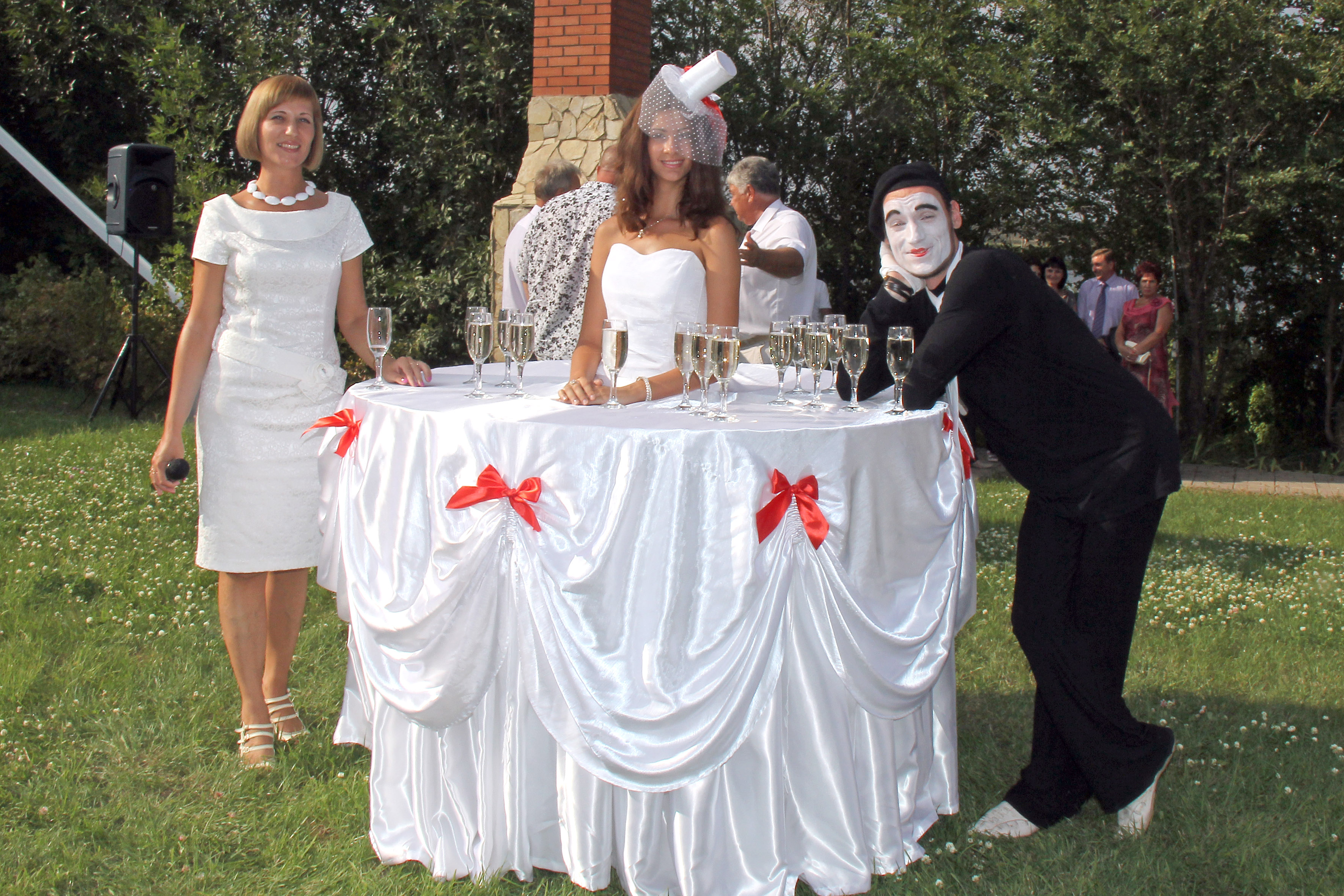 Сельская свадьба. Прикольные костюмы на свадьбу. Костюмы на 2 день свадьбы. Костюмы для конкурсов на свадьбе. Как проводить второй день свадьбы.