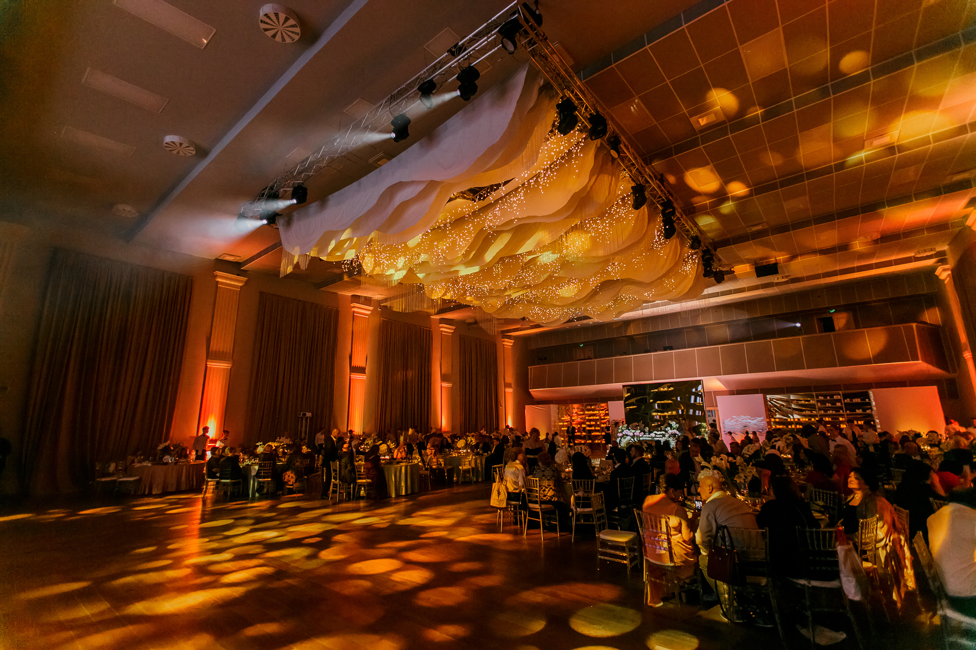 Банкетный зал galich. Galich hall ул красных партизан 181. Galich hall ул красных партизан 181. Галич холл краснодар. Hall.