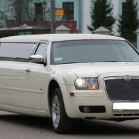 Лимузин Chrysler 300C в аренду 