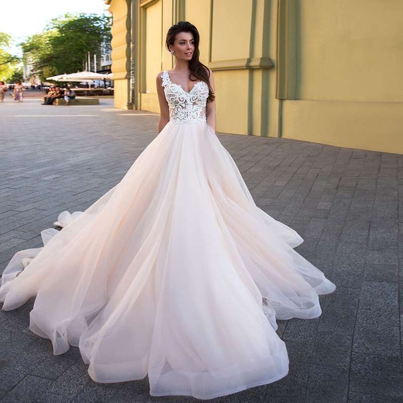 Фото 20216103 в коллекции Свадебные платья - UniRenter - салон свадебных платьев 