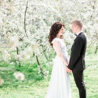 свадебная фотосессия в вишневом саду, вишневый сад