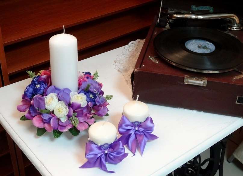 Домашний очаг с цветами в фиолетовых оттенках и родительские свечи - фото 2797255 Студия флористики и декора "Арианна"