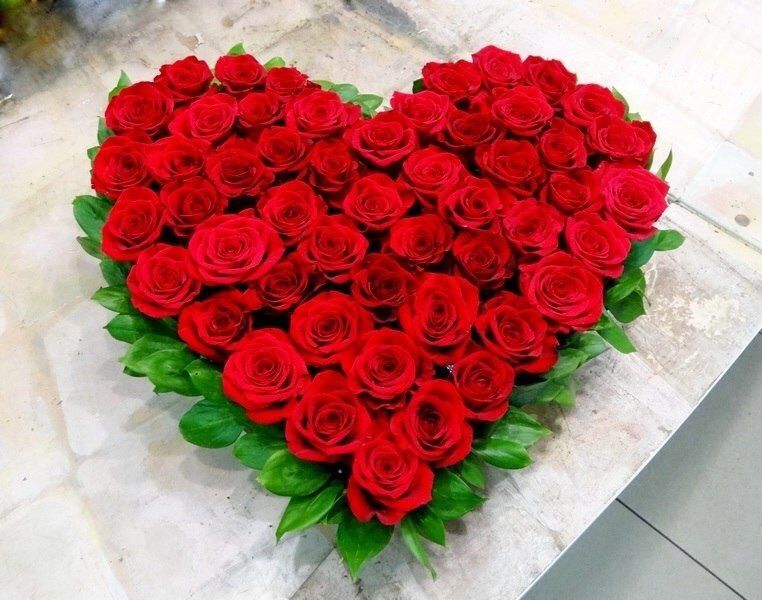Сердце для молодоженов из живых роз - фото 3945217 Студия флористики и декора "Арианна"