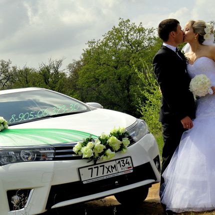 Украшения на свадебные машины в Волгограде 