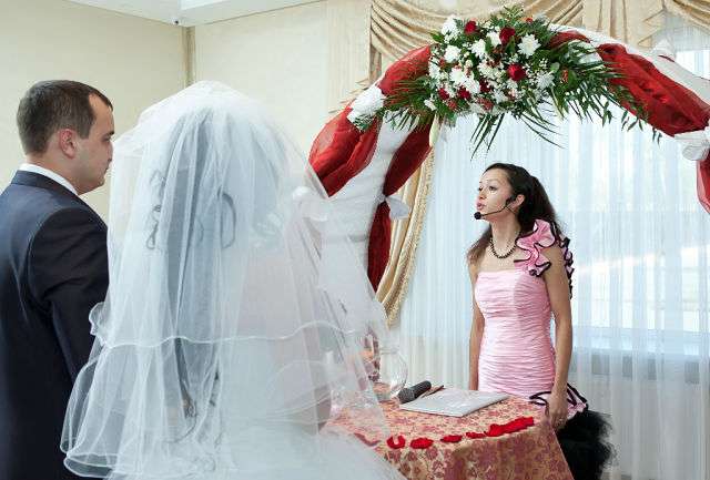 выездная церемония бракосочетания молодоженов - фото 903439 Ведущая Лилия Ефименко