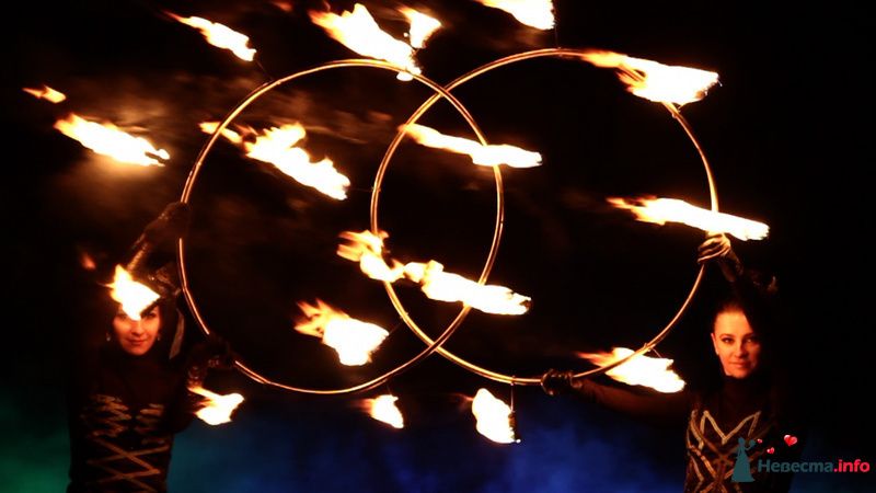 Свадебное огненное шоу - фото 227912 Световое и огненное шоу - Extravaganza show