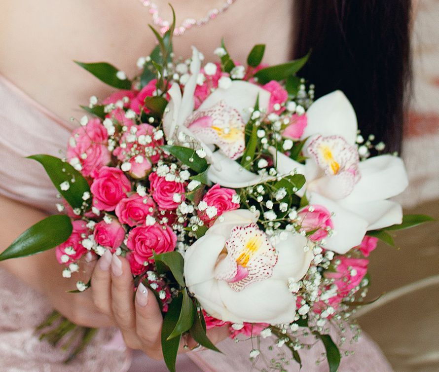 Цветы 99 роз. Огромный букет орхидей белых в руках. Мой букет. Букеты невесты изготовление Ростов на Дону.