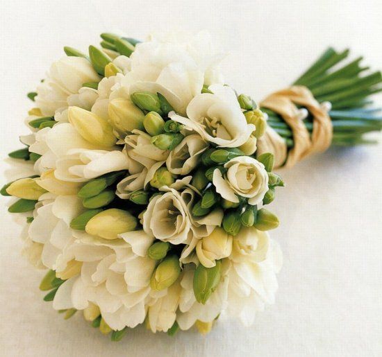 Букет невесты из фрезии. Примерная стоимость 1200 руб. - фото 1265565 Love Style - студия флористики