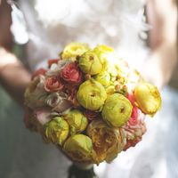 букет невесты на лимонно-винной свадьбе