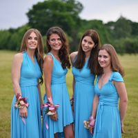 Юные подружки невесты в голубом