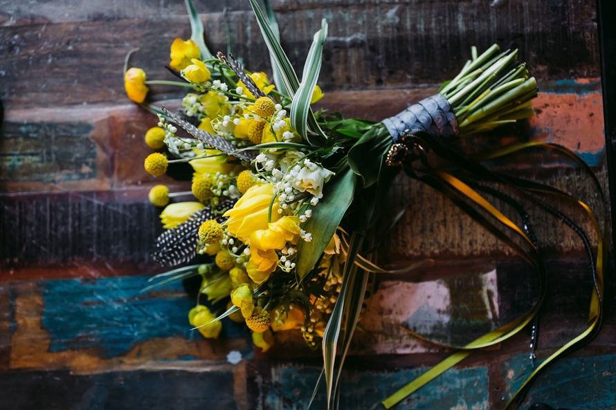 желтая черная свадьба выездная регистрация - фото 6106681 Студия флористики и декора "Глориоза"