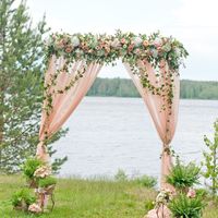 свадебная ара в лесу