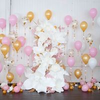 фотозона на свадьбу с шарами и цветами