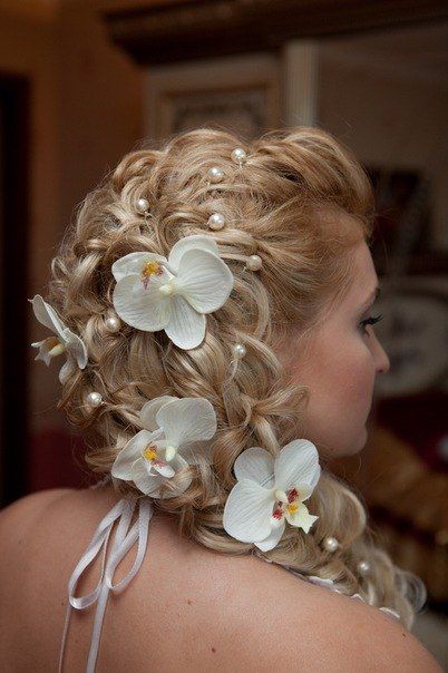 Невеста Ира,использованы исск.пряди - фото 1603793 Свадебный стилист Лариса Болотская