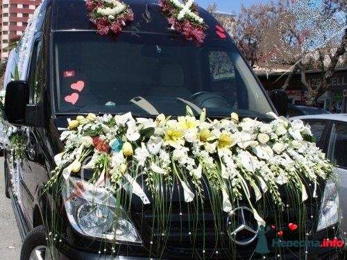 Украшение на свадебную машину из искусственных цветов. 4600 р. - фото 322769 "Виктория" - флорист