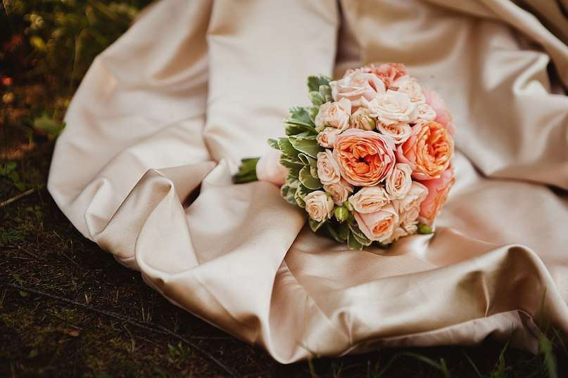 Букет невесты персиковый - фото 3630899 Art and Rose - флористическая мастерская