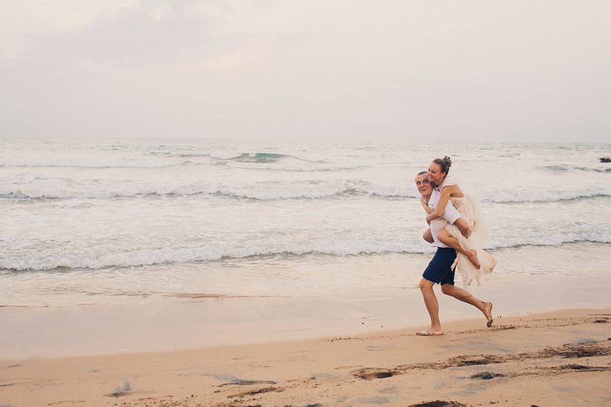 Свадебная фотосессия на берегу океана на острове Шри-Ланка - фото 3860069 Фотограф Елена Горина