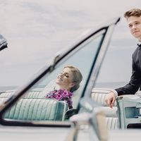 Свадьба в Сочи. фотосессия с ретро автомобилем. линкольн