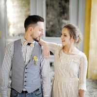 Фотограф: Забелина Дарья 

Организация и координация: 
Флористика и декор: 
Стилист: 
Украшения: 
Будуарное платье: 
Свадебное платье: 
Полиграфия: 