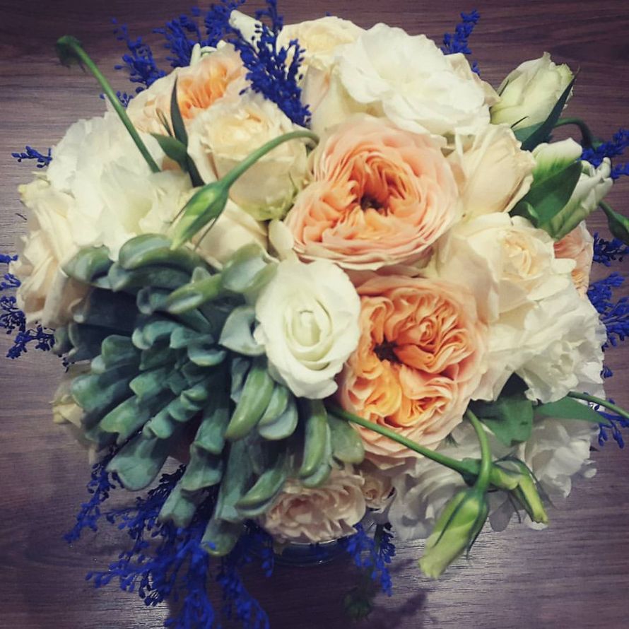 Букет невесты
свадебная флористика
 - фото 9191746 Парикмахер - визажист Алла Зинченко