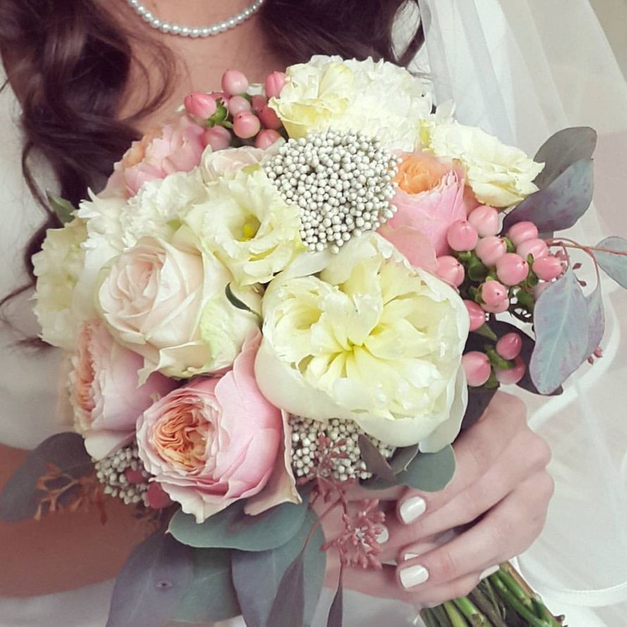 Букет невесты
свадебная флористика
 - фото 9191802 Парикмахер - визажист Алла Зинченко