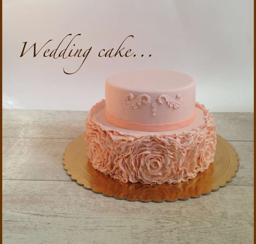 Нежный свадебный торт с Персиковыми рюшими - фото 2732689 Мастерская сладостей "Лакомка"