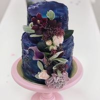 Торт "Ночное небо" с цветочной композицей

стоимость 1900 Р/кг - закажите торт за 1 месяц или ранее и получите каждый 3-ий кг в подарок