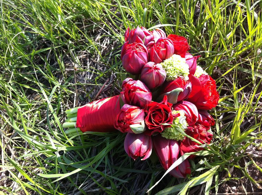 букет невесты из тюльпанов - фото 2076230 Дизайн-студия Miracle