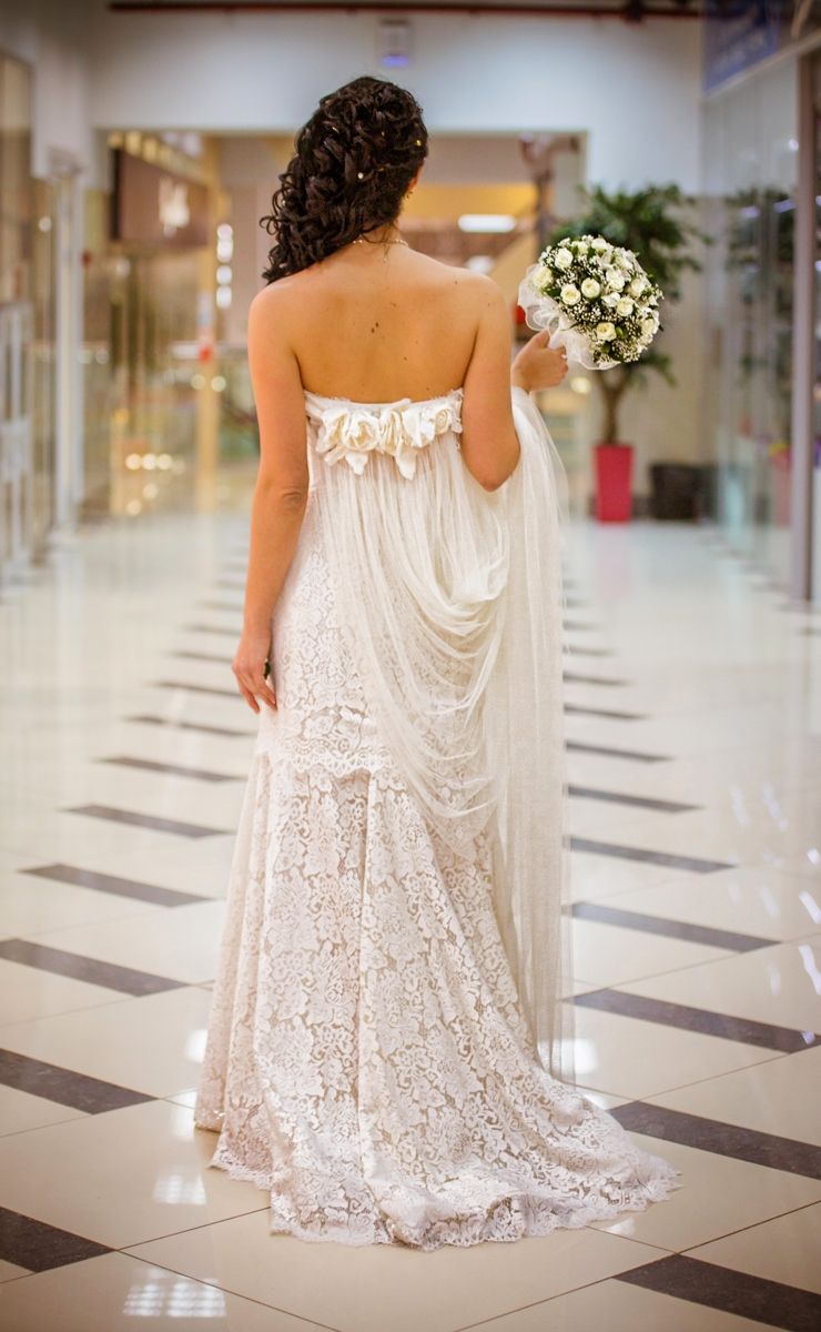 Фотоотчет о свадьбах, невеста в платье со шлейфом, торговый центр "Шамса" - фото 2101906 Фотограф Думановская Юлия