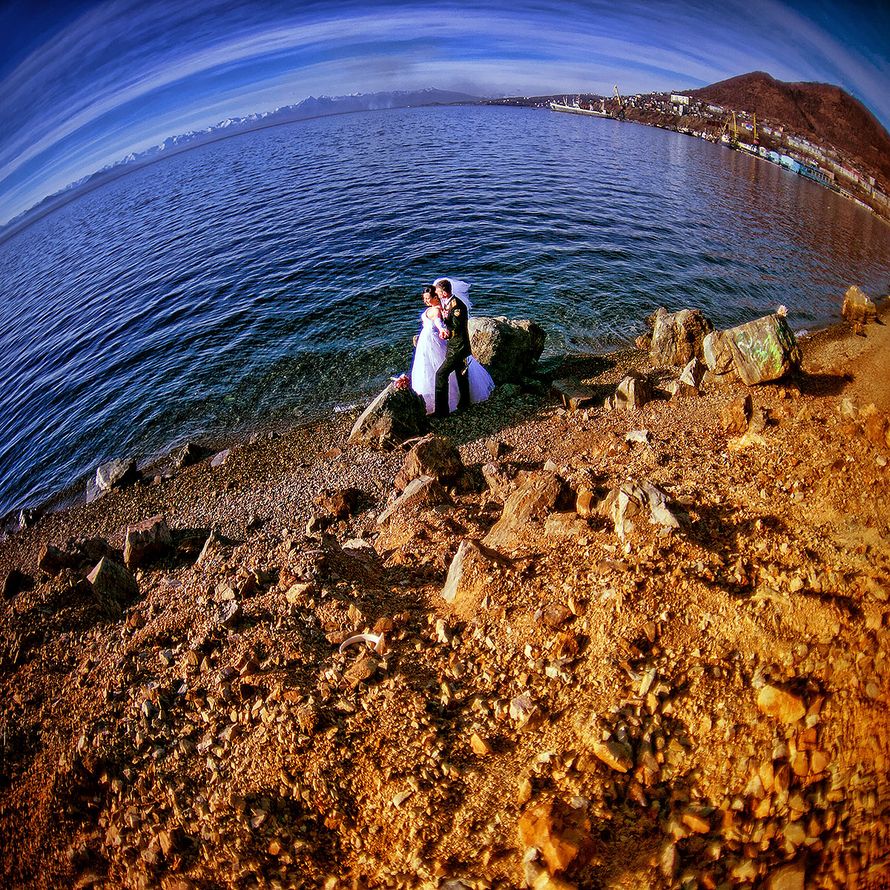 Фотоотчет о свадьбах, бухта, пляж, объектив "рыбий глаз" - фото 2101916 Фотограф Думановская Юлия