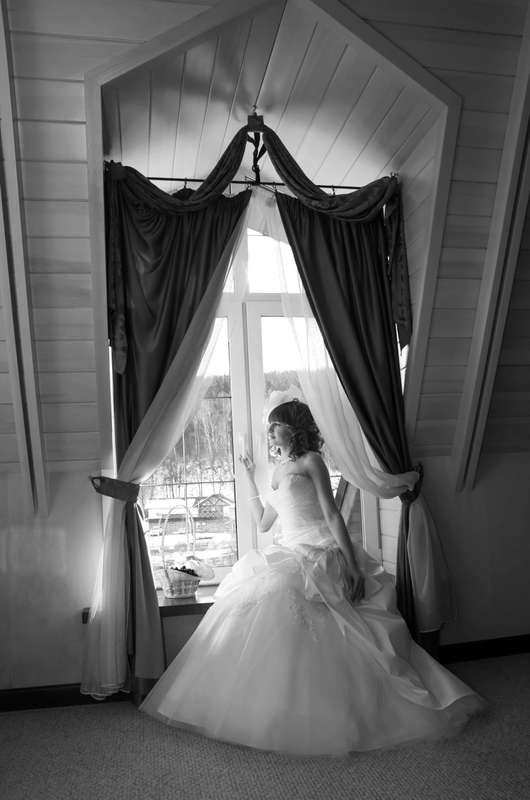 Невеста у окна - фото 2709061 Фотограф Максим Блинов