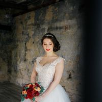 Фотосессия в лофте на свадьбу, утро невесты, бордо, марсала, свадебный букет