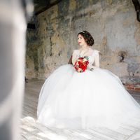 Фотосессия в лофте на свадьбу, утро невесты, бордо, марсала, свадебный букет