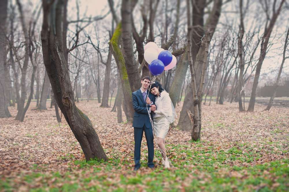 Оформление для фотосессии осенней свадьбы с использованием голубых, белых воздушных шаров - фото 1334443 Family Tree - Павел и Мария Тереховы - фотографы