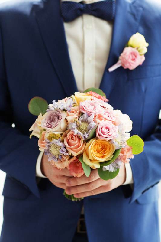 Букет невесты в акварельных тонах - фото 8352630 Студия декора «Люби и цвети»