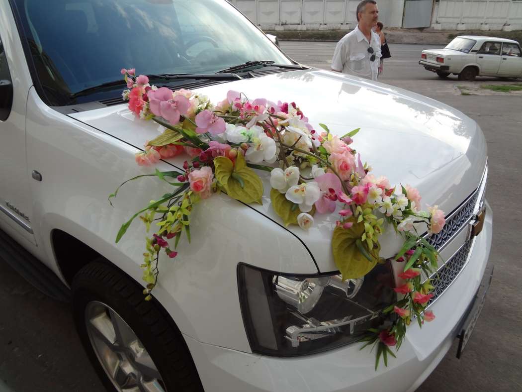 Композиция на свадебную машину - фото 2492407 Студия флористики и дизайна Via di Arte