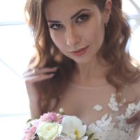 Голливудская волна и легкий макияж