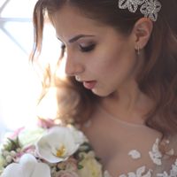 Голливудская волна и легкий макияж