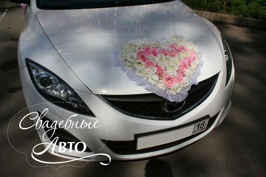Украшение свадебного автомобиля сердцем из роз - фото 3181319 Свадебные авто - оформление автомобиля