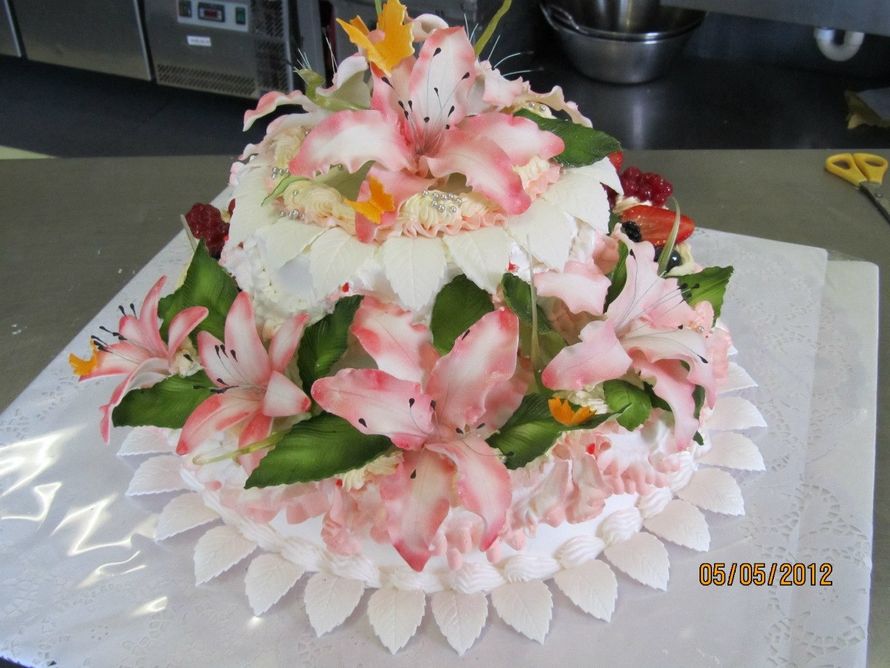 ЛИЛИИ - фото 2805453 Paradise-cake - свадебные торты