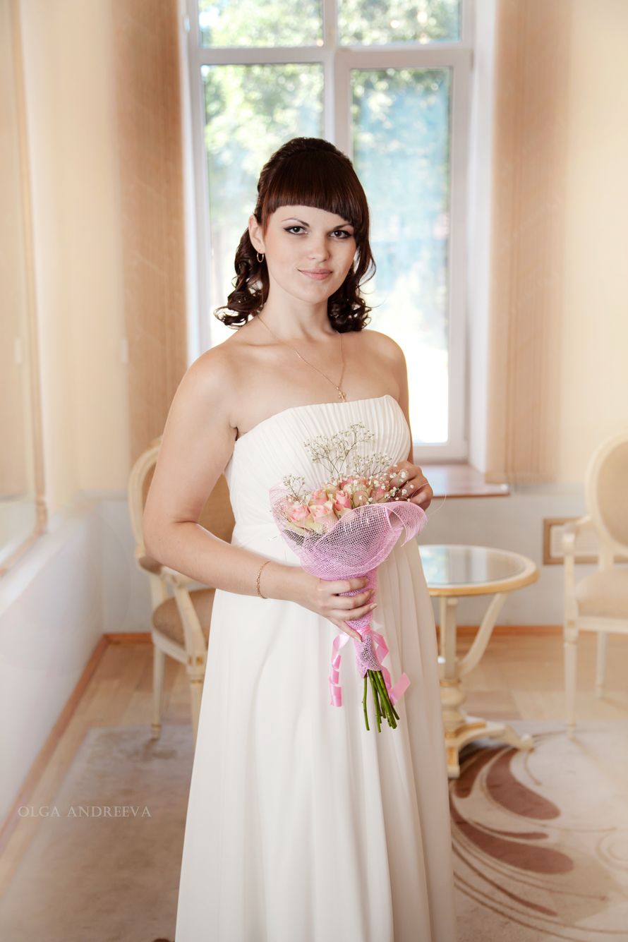 Невеста в прямом платье цвета айвори в греческом стиле с лифом с драпировкой  - фото 2934783 Фотограф Ольга Андреева
