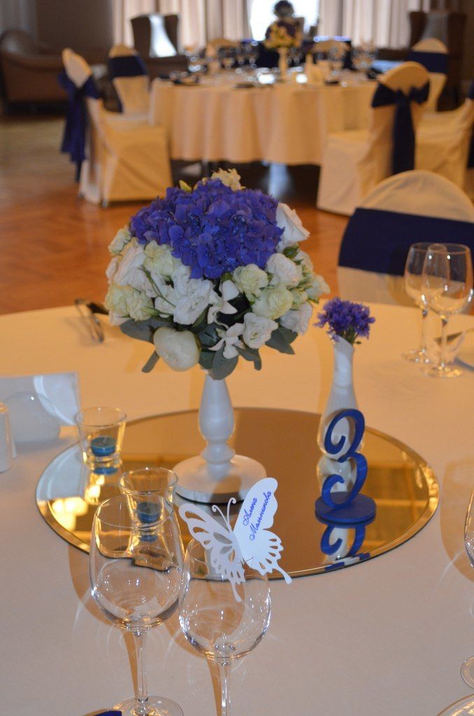 Композиция на столе гостей с сине-белой гамме. - фото 6972444 Мастерская декора и свадебного фурора Фееричи