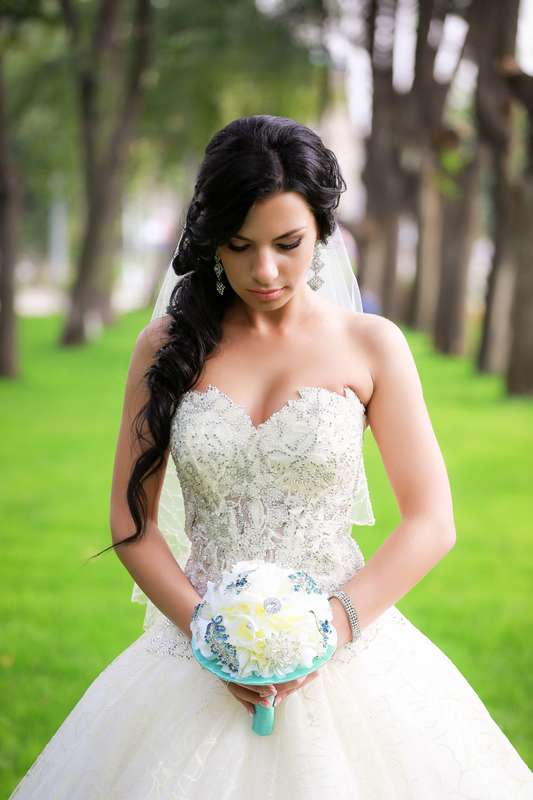 Невеста в пышном платье с корсетом расшитым блестками и бисером - фото 3094331 Праздничное агентство "АвторАртШоу"