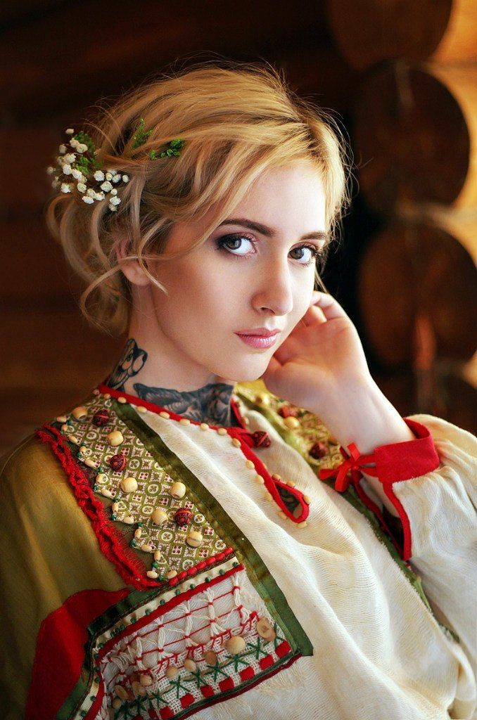 образ русской красавицы. прическа в русском народном стиле. красивые славянские девушки. русская краса дети. русская коса.