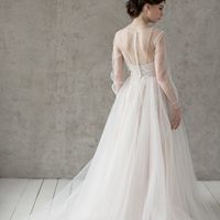 Больше фото: 

Свадебное платье «Алина»
Цена: 39 900 ₽

Возможные цвета:
- белый
- молочный
- нежно-розовый
- жемчужно-кофейный
- припыленно-сиреневый
- припыленно-серый

При отсутствии в наличии нужного размера это платье может быть выполнено в размерах 