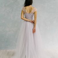 Больше фото: 

Свадебное платье «Мишель»
Цена: 24 900 ₽

Возможные цвета:
- молочный
- нежно-персиковый
- пудрово-розовый
- припыленно-серый

При отсутствии в наличии нужного размера это платье может быть выполнено в размерах 40, 42, 44, 46, 48, а так же 