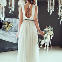 Свадебное платье в стиле "бохо", в наличии в размере 42-44, цена 17000 руб.