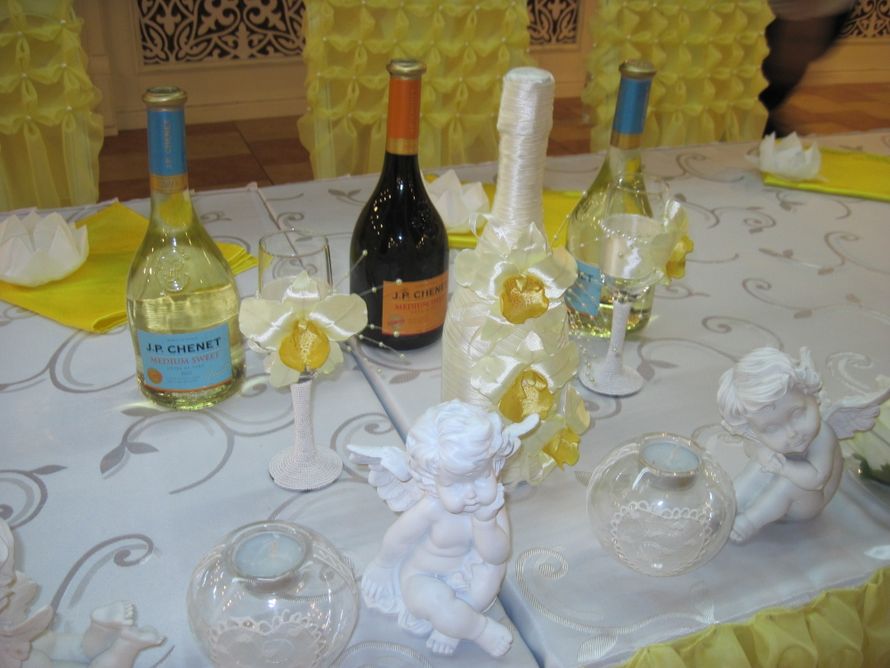 Бутылка и бокалы - фото 12051300 Невеста01